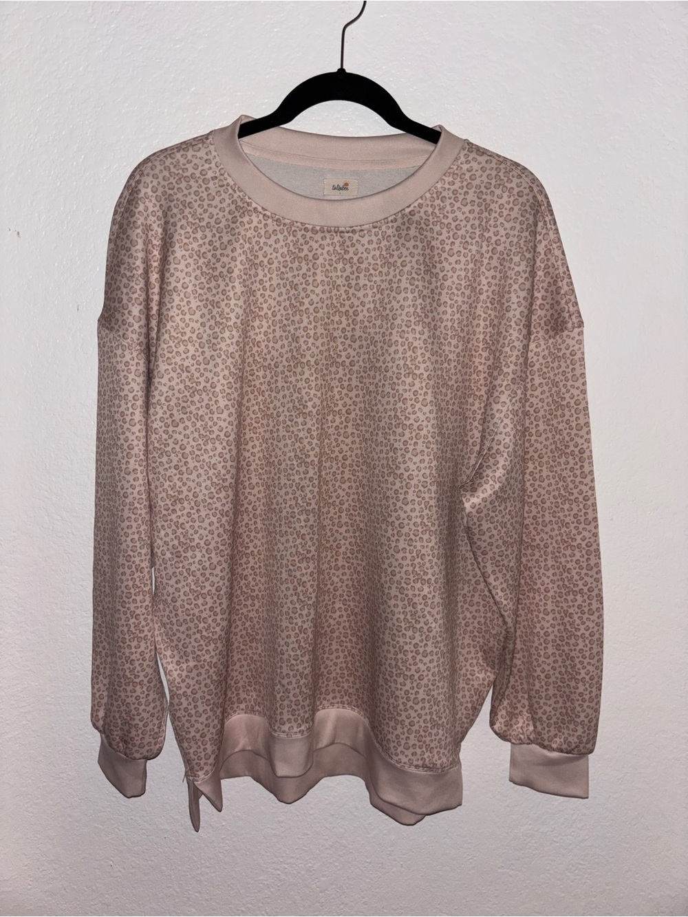 NWOT Butter Soft Pink Cheetah Print Crewneck Sweatshirt